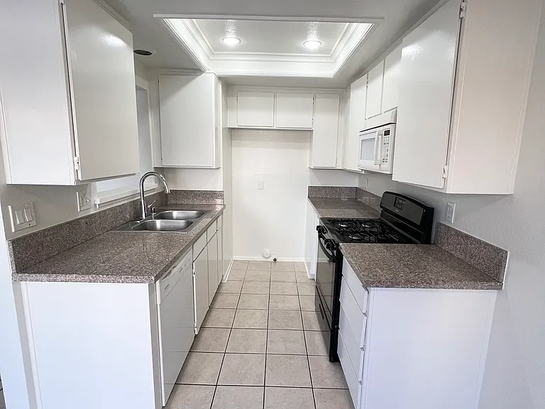 4842 King Cir #A — Photo 4