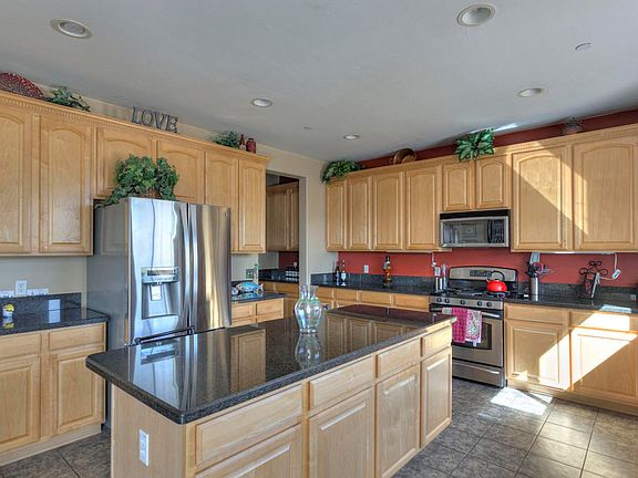 3rd image of 695 W Calle La Bolita