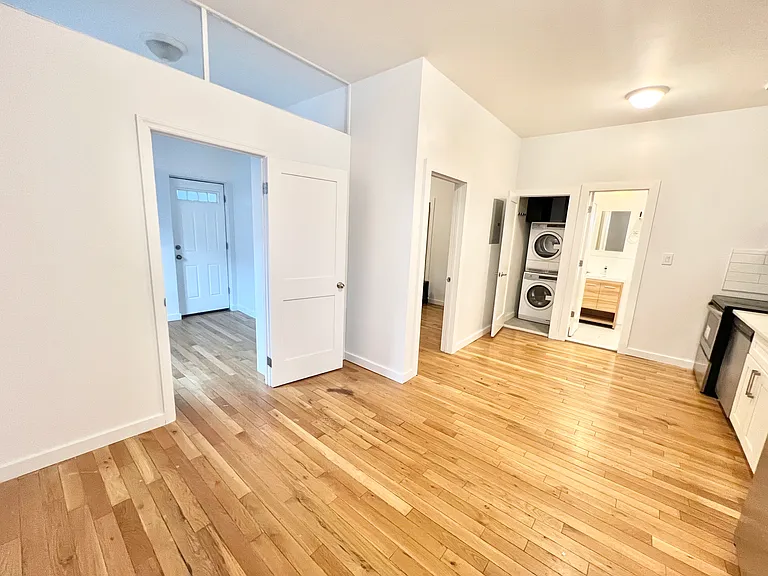 644 Wilson Ave #1 — Photo 2