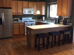 1008 Lincoln Dr, Brighton, MI