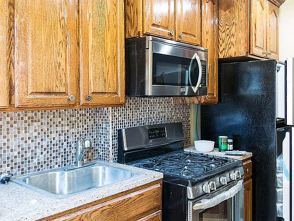 3rd image of 300 Lefferts Ave #2