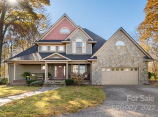 14 Hickory Forest Ln, Fairview, NC 28730