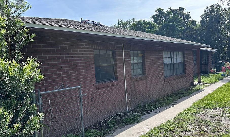 1st image of 210 N Lone Oak Dr #2