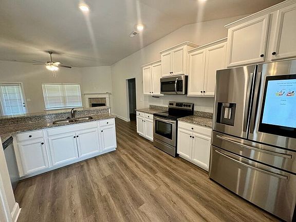 5th image of 272 Abercorn Dr