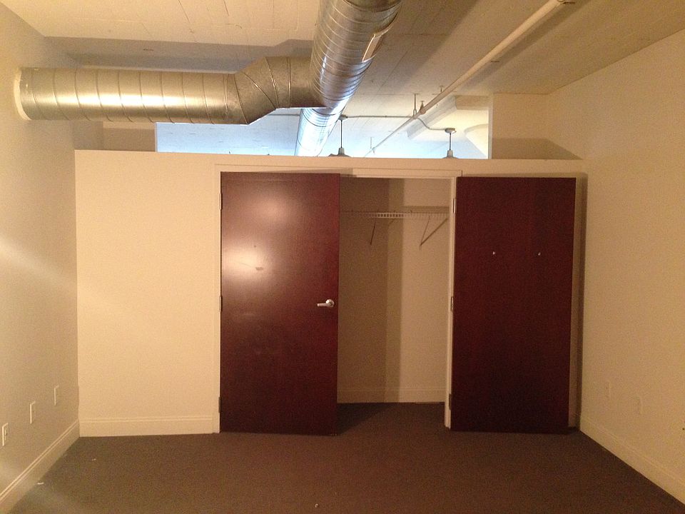 2nd image of 524 Dutton St
