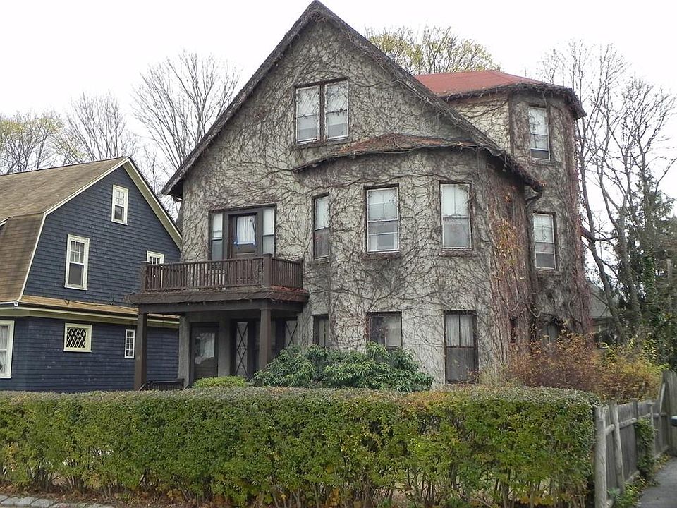 2nd image of 14 Halford Rd