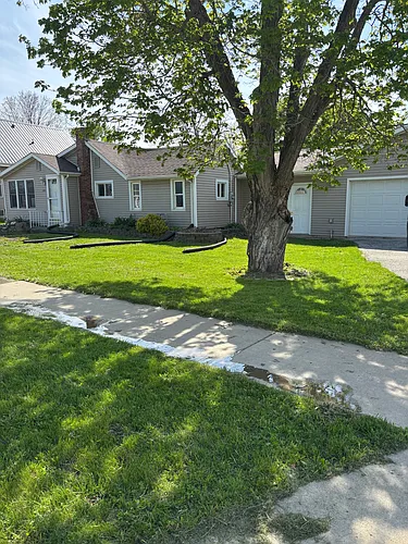 301 S Ash St Photo 1