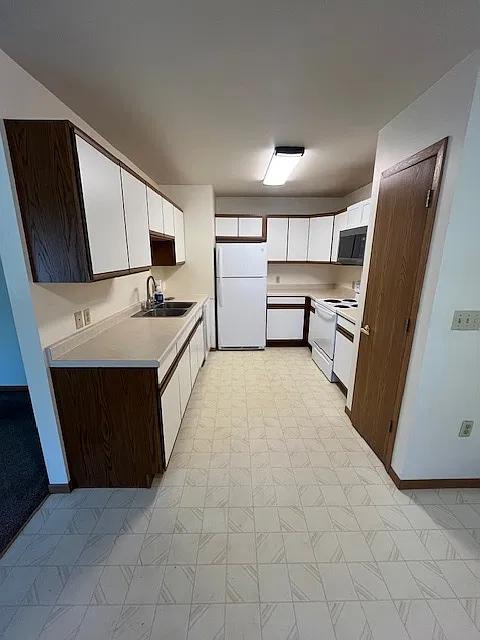 304 S 1st Ave — Photo 2