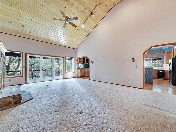 5th image of 22310 Sanger Ct