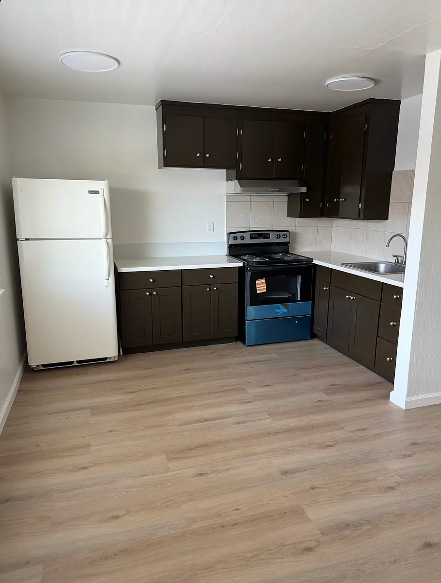 Building Photo - 851 Leigh Ave #4