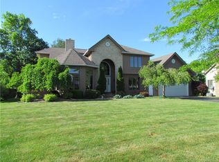218 White Rabbit Trl, Rochester, NY 14612