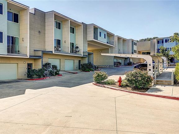 2nd image of 604 N Bluff Dr Unit 203