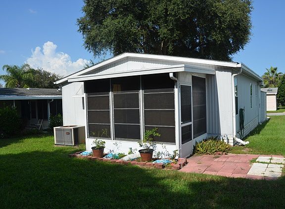 3rd image of 28303 River Run Dr