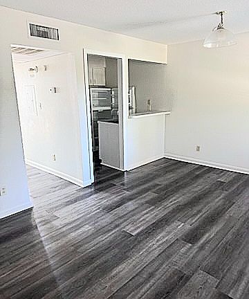 3rd image of 118 Shelby St #8