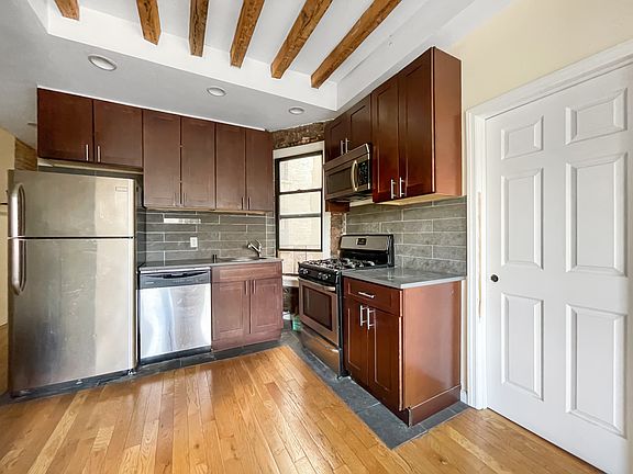 4th image of 429 Lenox Ave APT 8