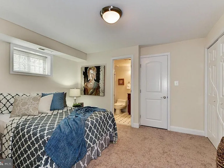 410 15th St NE #5 — Photo 9