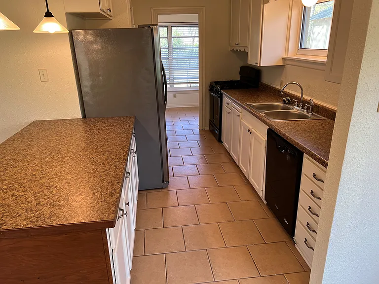 427 Stanford St — Photo 8