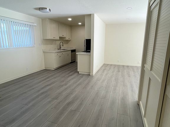 5th image of 3224 Palos Verdes Ct #305