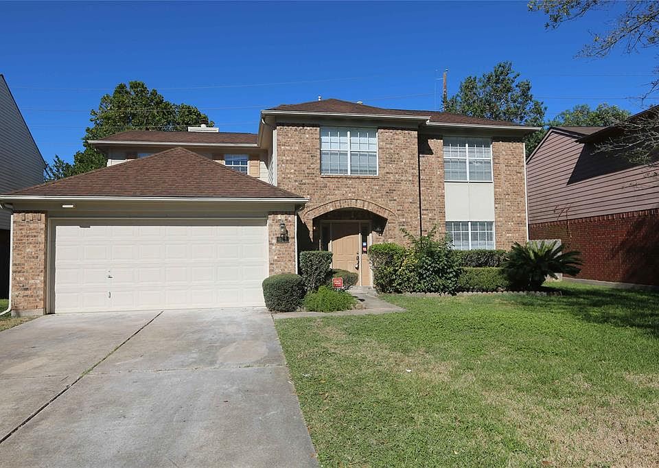 1st image of 623 Hawthorn Pl