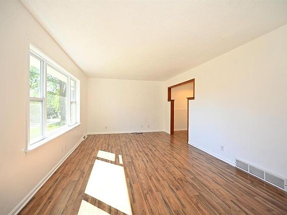 2nd image of 1110 1st St