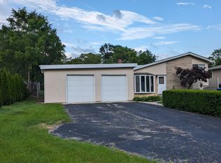 1N745 Park Blvd, Glen Ellyn, IL 60137