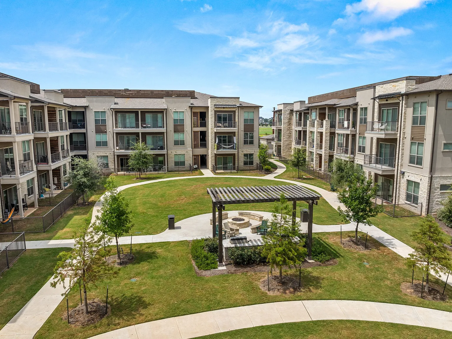 The Haywood Apartments — Photo 4
