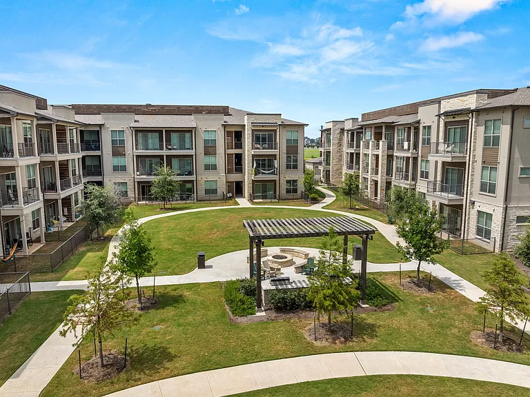 The Haywood Apartments — Photo 4