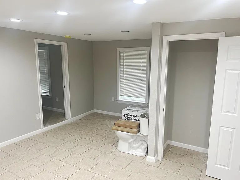 125 Glenwood Ct #202 — Photo 5