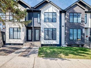 3704 S 28th Ave SW, Calgary, AB T3E6W3