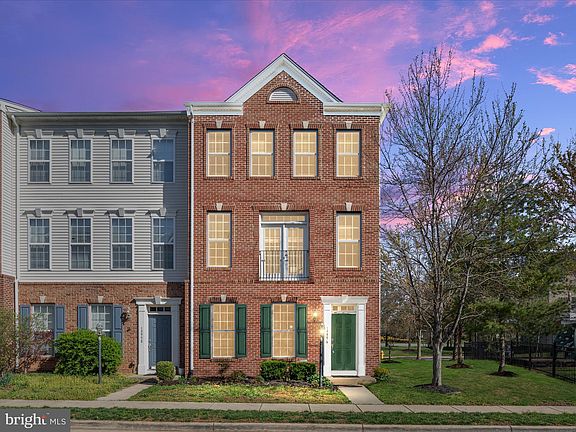 2nd image of 15996 Greymill Manor Dr