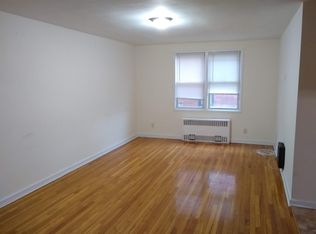 471 Merrick Rd APT SL3, Rockville Centre, NY 11570