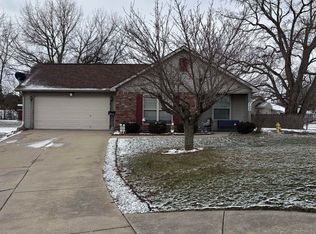 700 Mapleleaf Dr, Frankfort, IN 46041