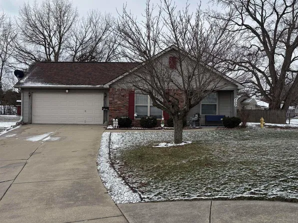 700 Mapleleaf Dr, Frankfort, IN 46041