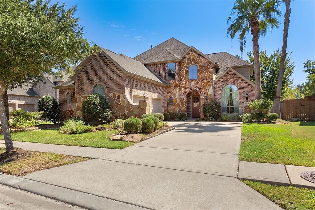 3210 Saint Charles Ct