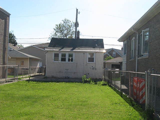 1st image of 6230 S Komensky Ave