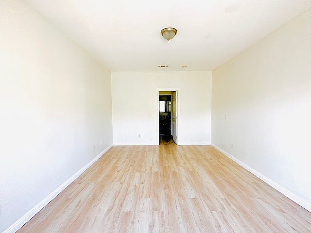 1st image of 1139 E Elma St #2