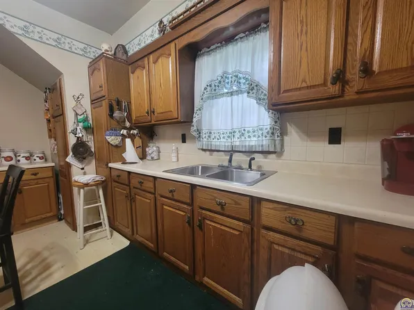 816 Locust St, Nortonville, KS 66060