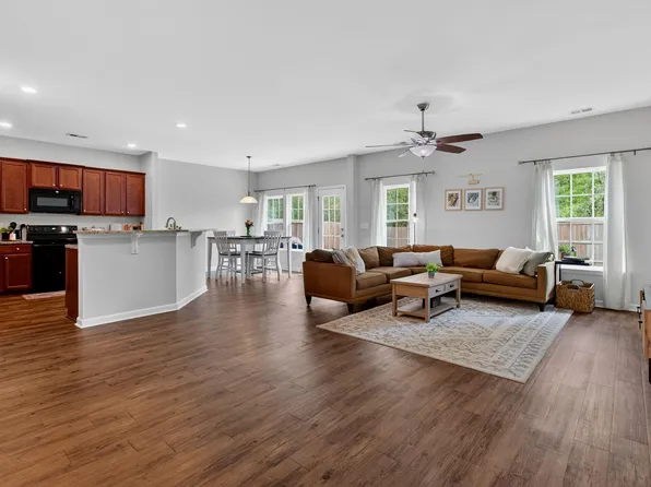 131 Lakestone Rd, Moncks Corner, SC 29461