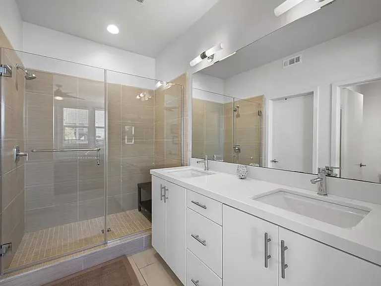 1562 Vista Del Mar Way #1 — Photo 15