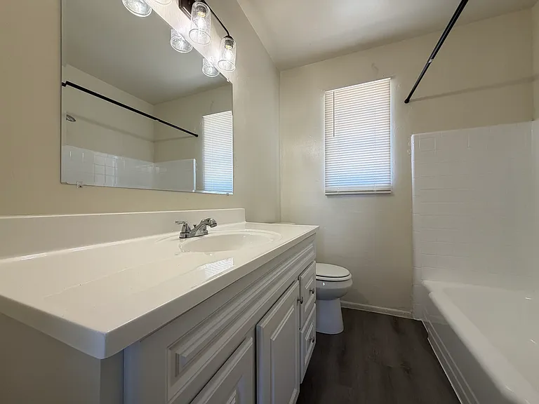 3427 N 37th St #4 — Photo 5