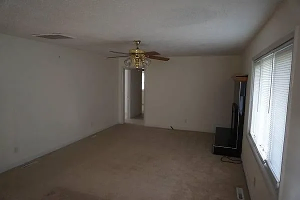 233 W Morningside St — Photo 5