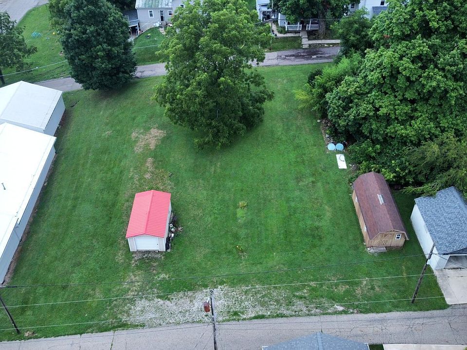 2nd image of 124 S Cherry St