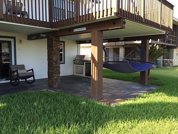 Large sun deck with outdoor kitchen