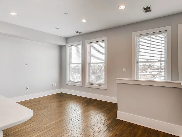 1220 19th St NE — Photo 39