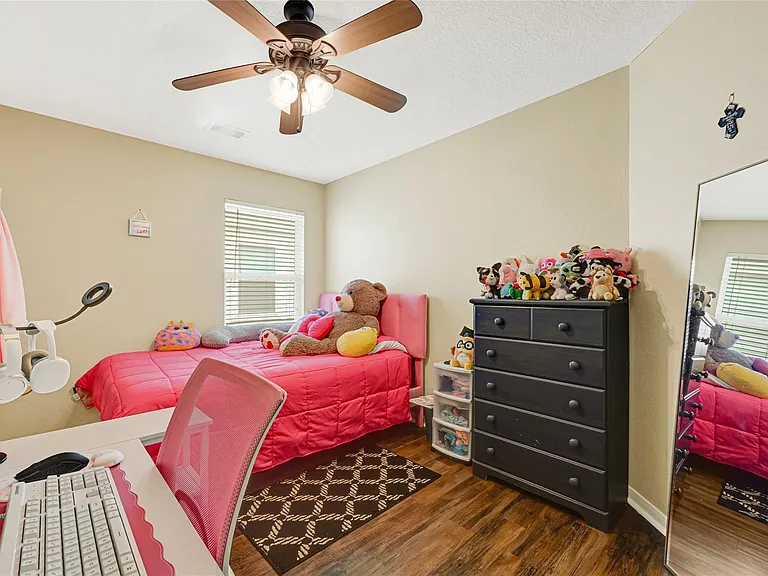9825 Hyacinth Way — Photo 20