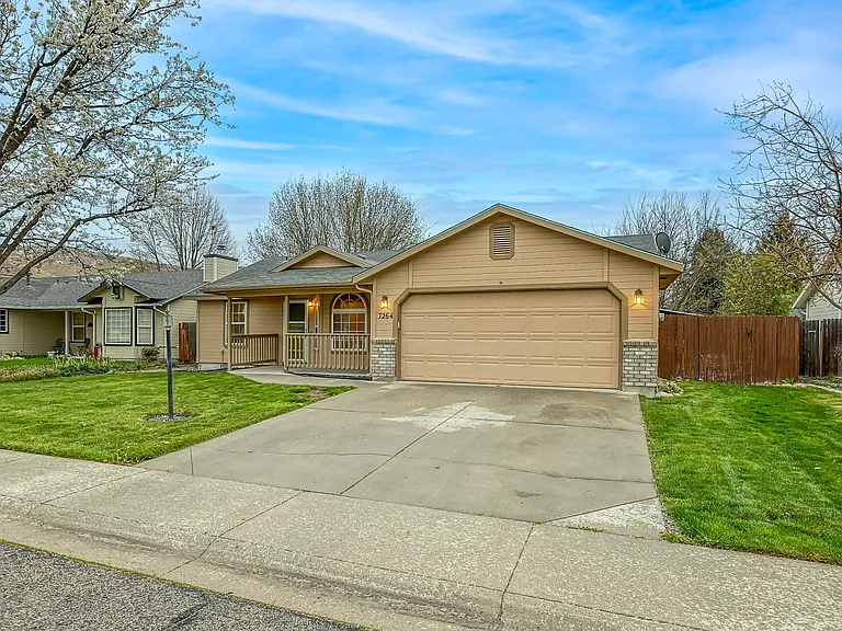 7264 N Parkcrest Ave — Photo 3