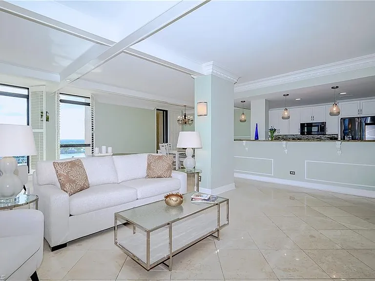 4001 Gulf Shore Blvd N #Penthouse 8 — Photo 3
