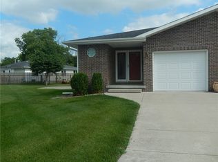 318 S 10th Ave, Winterset, IA 50273