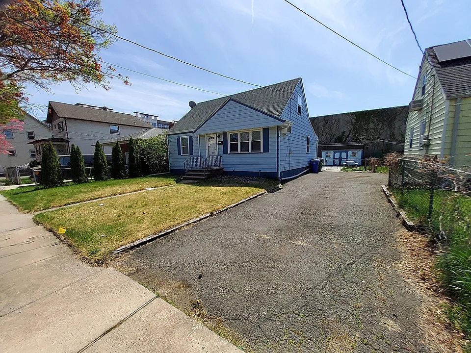 119 Lindegar St
