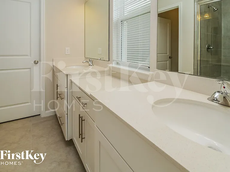 3058 Hill Point St — Photo 12
